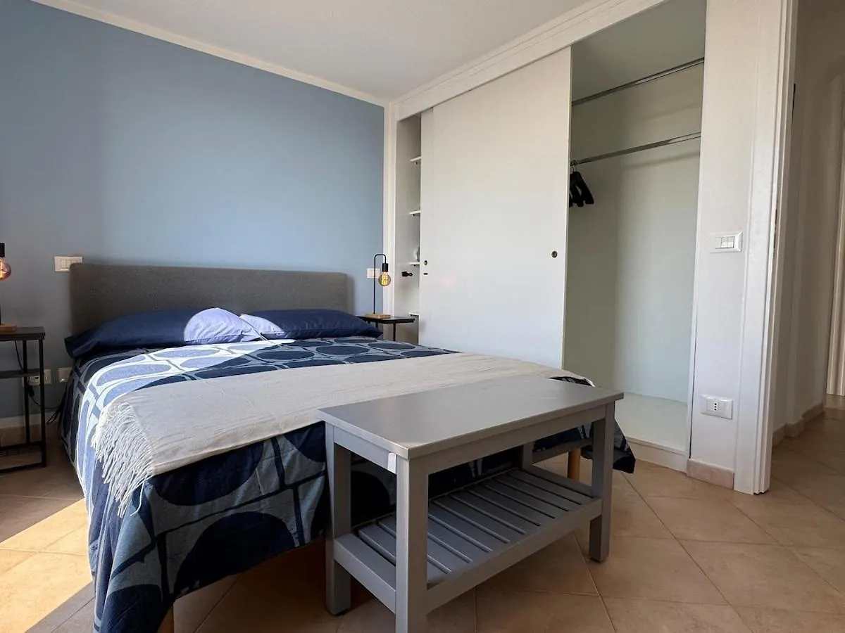 Apartment Rooftop Via Appia Nuova, Roma Italy
